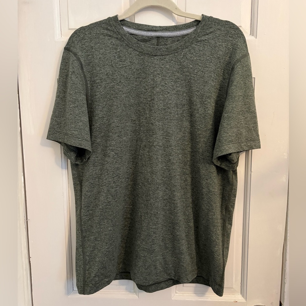 Lululemon Men's Tee Heathered Green/Black P2P 21'' est. size L lightweight soft